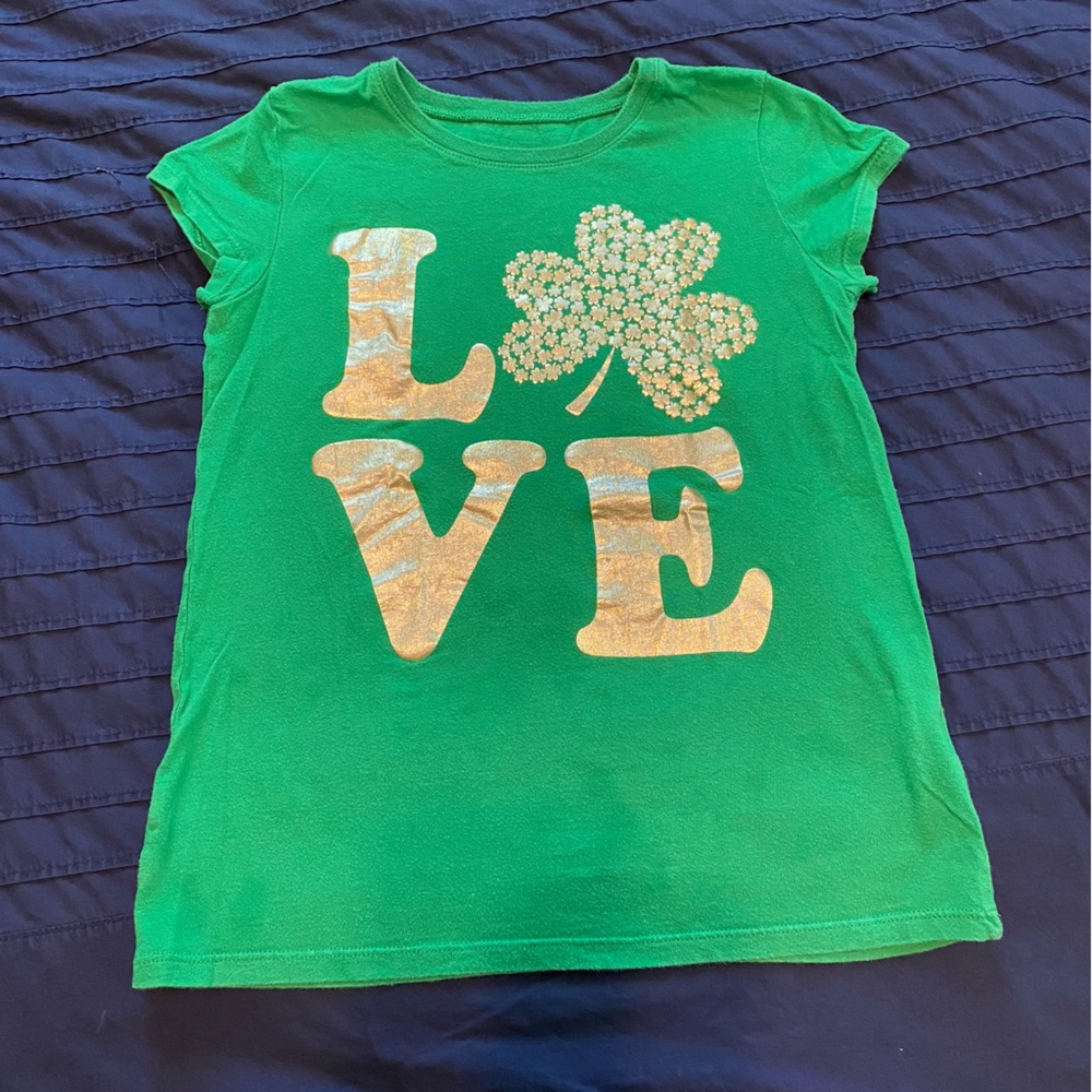 Girl’s St. Patrick’s Day T-shirt L🍀VE Size 7/8